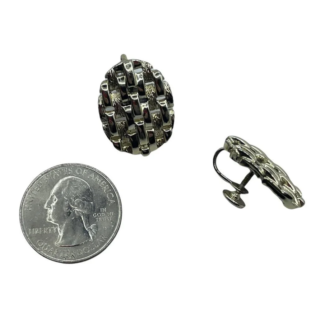 𝅺VINTAGE Coro Jewelry Screw Back Earrings Clip On Gold Tone Waffle